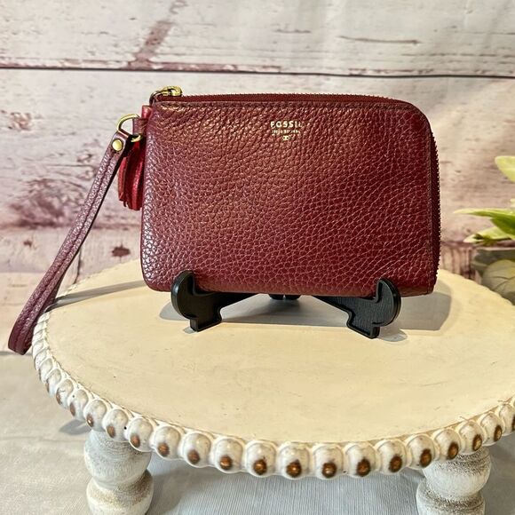 Fossil Burgundy Wine Pebbled Genuine Leather Tasseled Wristlet Wallet Size 6”x4” - Picture 1 of 7